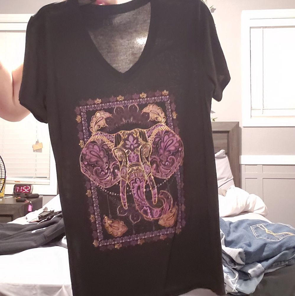 black elephant design t shirt